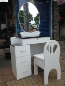 Bàn trang điểm đẹp, trắng đen BK-17