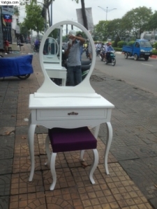 Bàn trang điểm gỗ tự nhiên sơn trắng BK-19