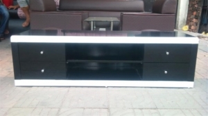Kệ tivi hiện đại sơn trắng đen BK-43