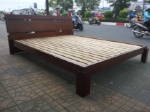 Giường ngủ đẹp gỗ thật nguyên miếng BK04